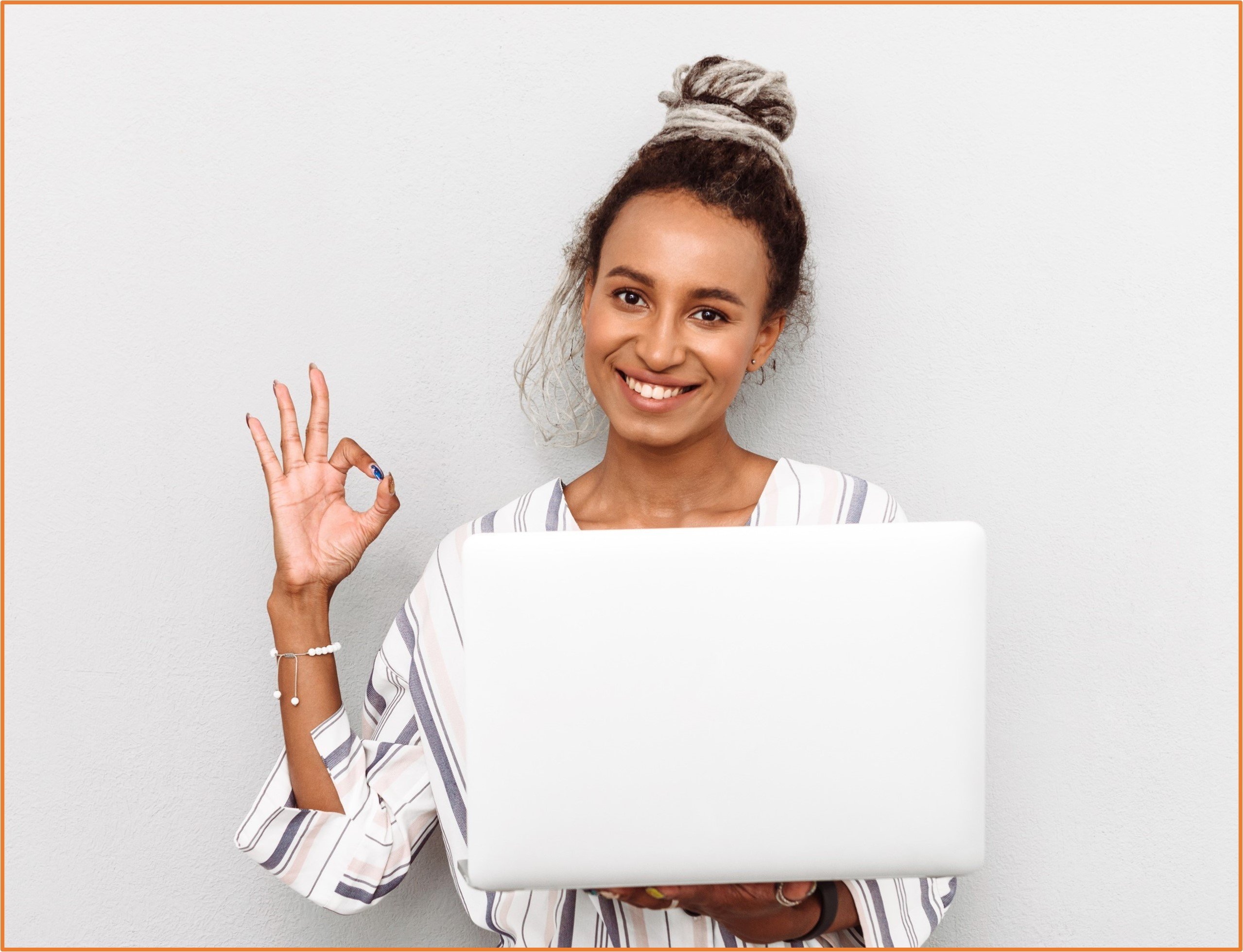 Image of Girl flashing the A-OK sign while chatting with her LifeRing eGroup friends